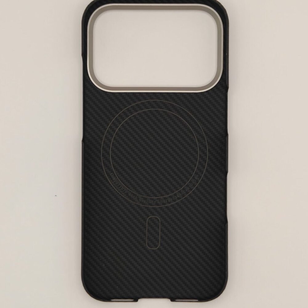 iPhone 17 Pro (6.3") Aramid Carbon Fiber Case – New with MagSafe